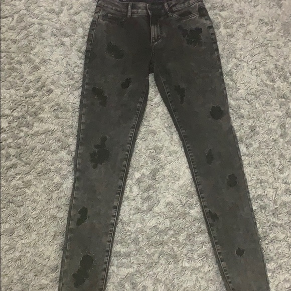 Suits - Picture 3 of 4